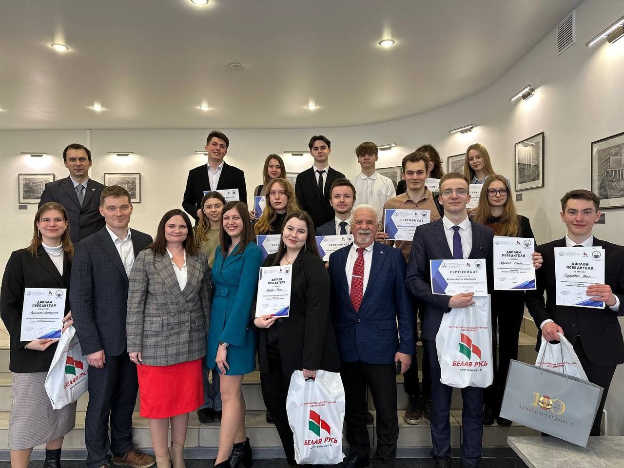Витебские адвокаты выступили в качестве жюри  регионального  республиканского конкурса «Всебелорусская Лига дебатов»