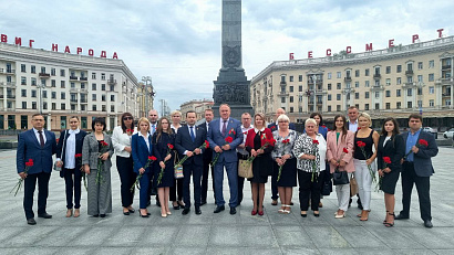 Адвокаты во главе с председателем БРКА А.И.Шваковым почтили память героев Великой Отечественной войны