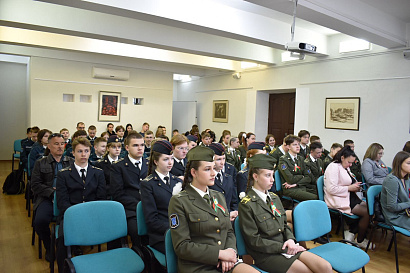 Адвокат рассказала школьникам о белорусской символике